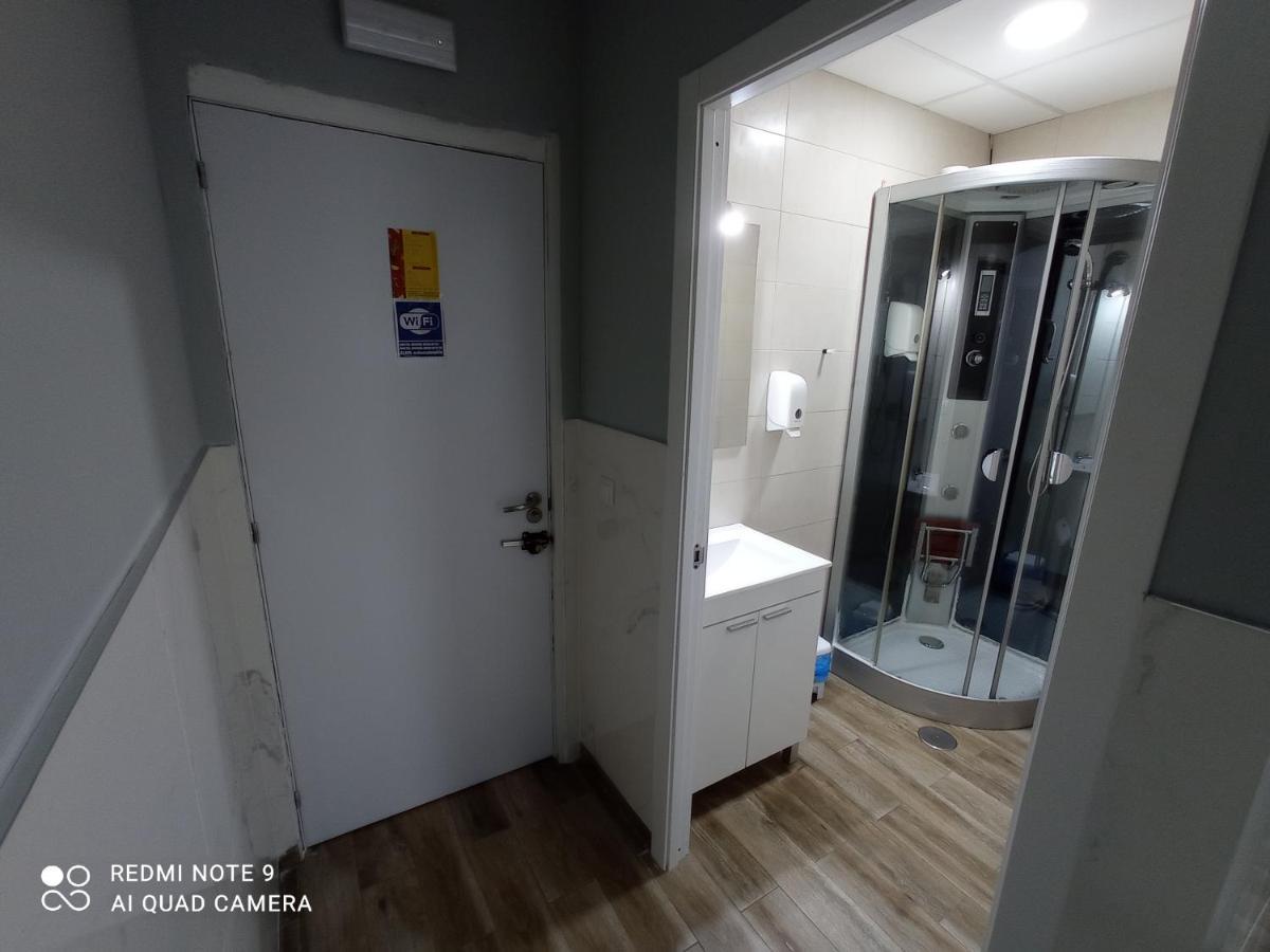 Hostal Avenida Andalucia - Solo Adultos Sevilha Exterior foto