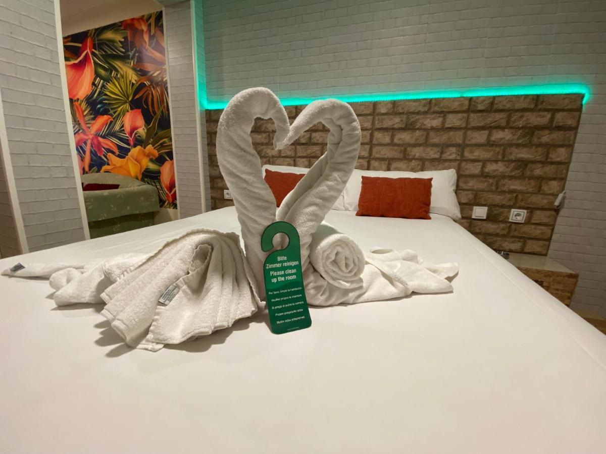 Hostal Avenida Andalucia - Solo Adultos Sevilha Exterior foto