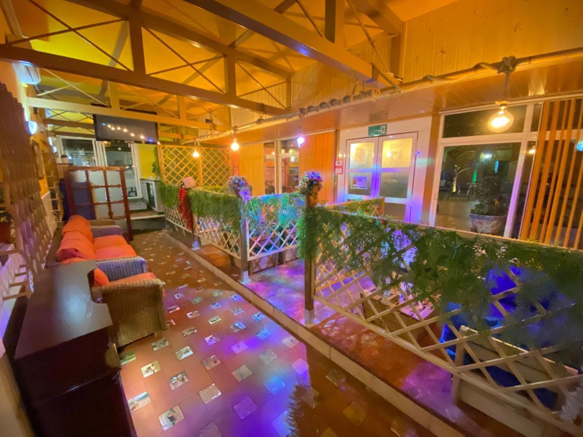 Hostal Avenida Andalucia - Solo Adultos Sevilha Exterior foto