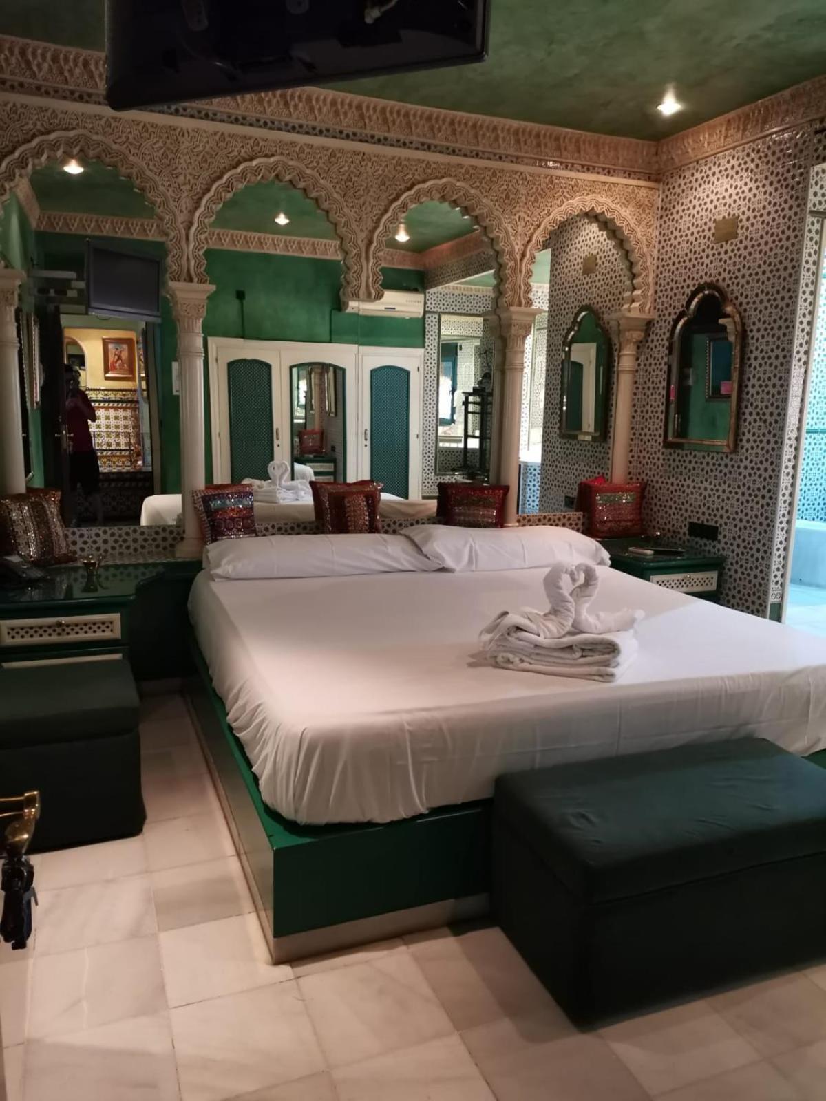 Hostal Avenida Andalucia - Solo Adultos Sevilha Exterior foto