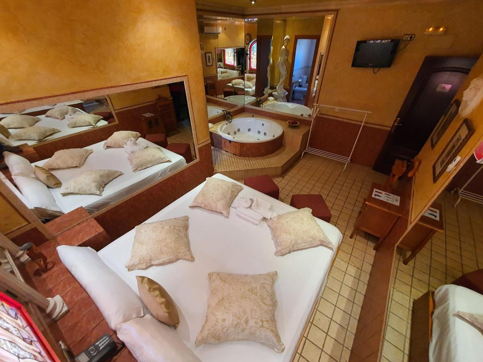 Hostal Avenida Andalucia - Solo Adultos Sevilha Exterior foto