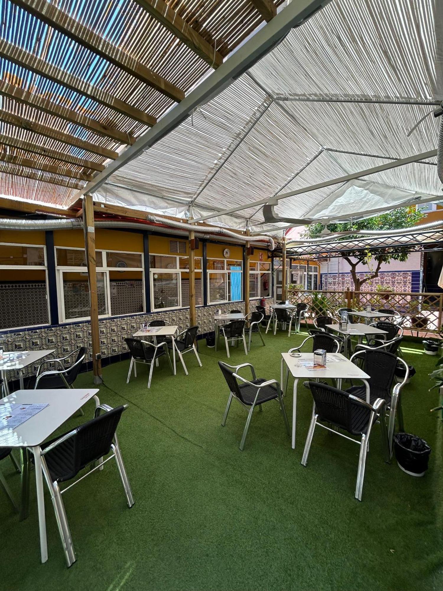 Hostal Avenida Andalucia - Solo Adultos Sevilha Exterior foto