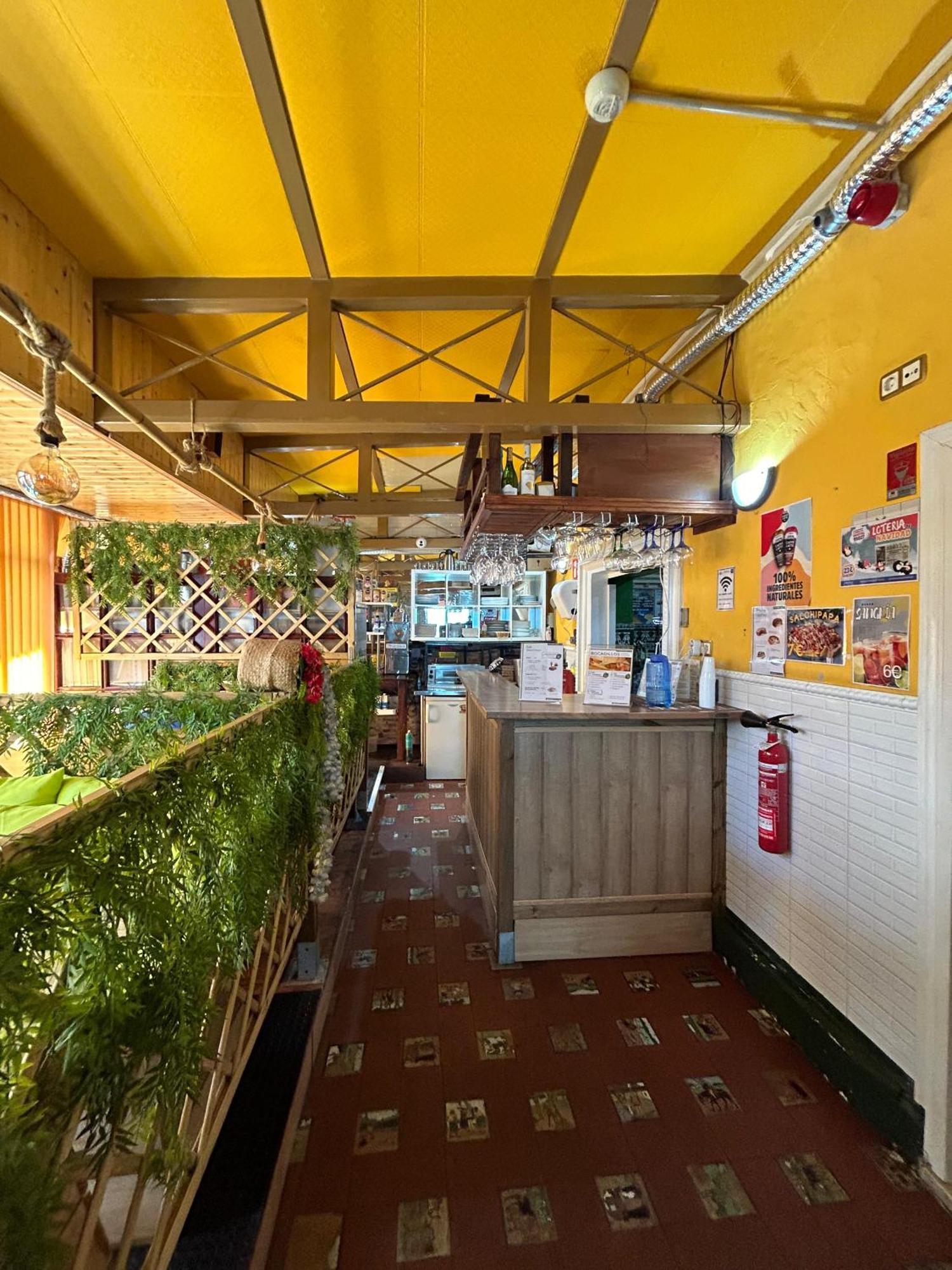 Hostal Avenida Andalucia - Solo Adultos Sevilha Exterior foto