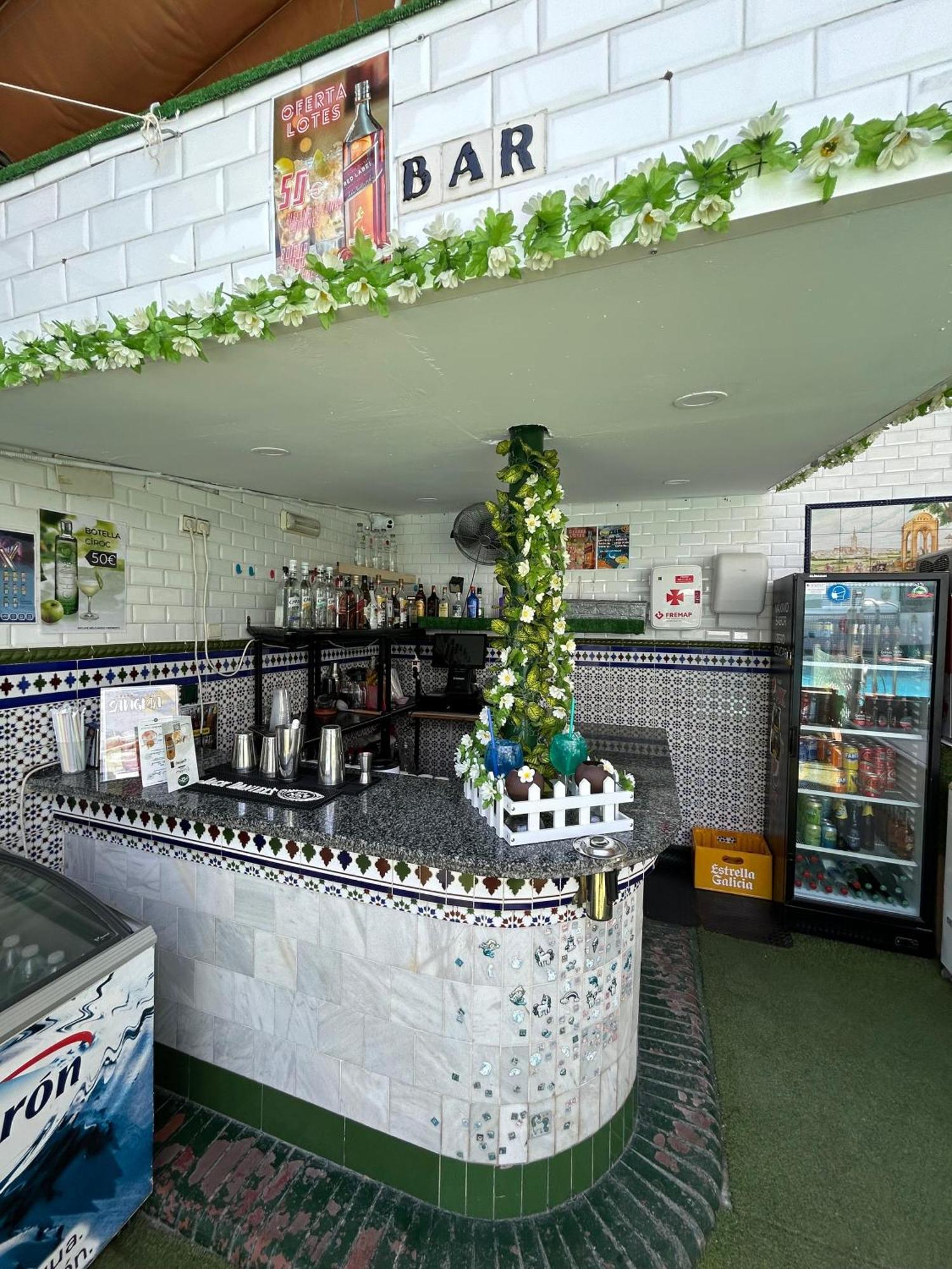 Hostal Avenida Andalucia - Solo Adultos Sevilha Exterior foto