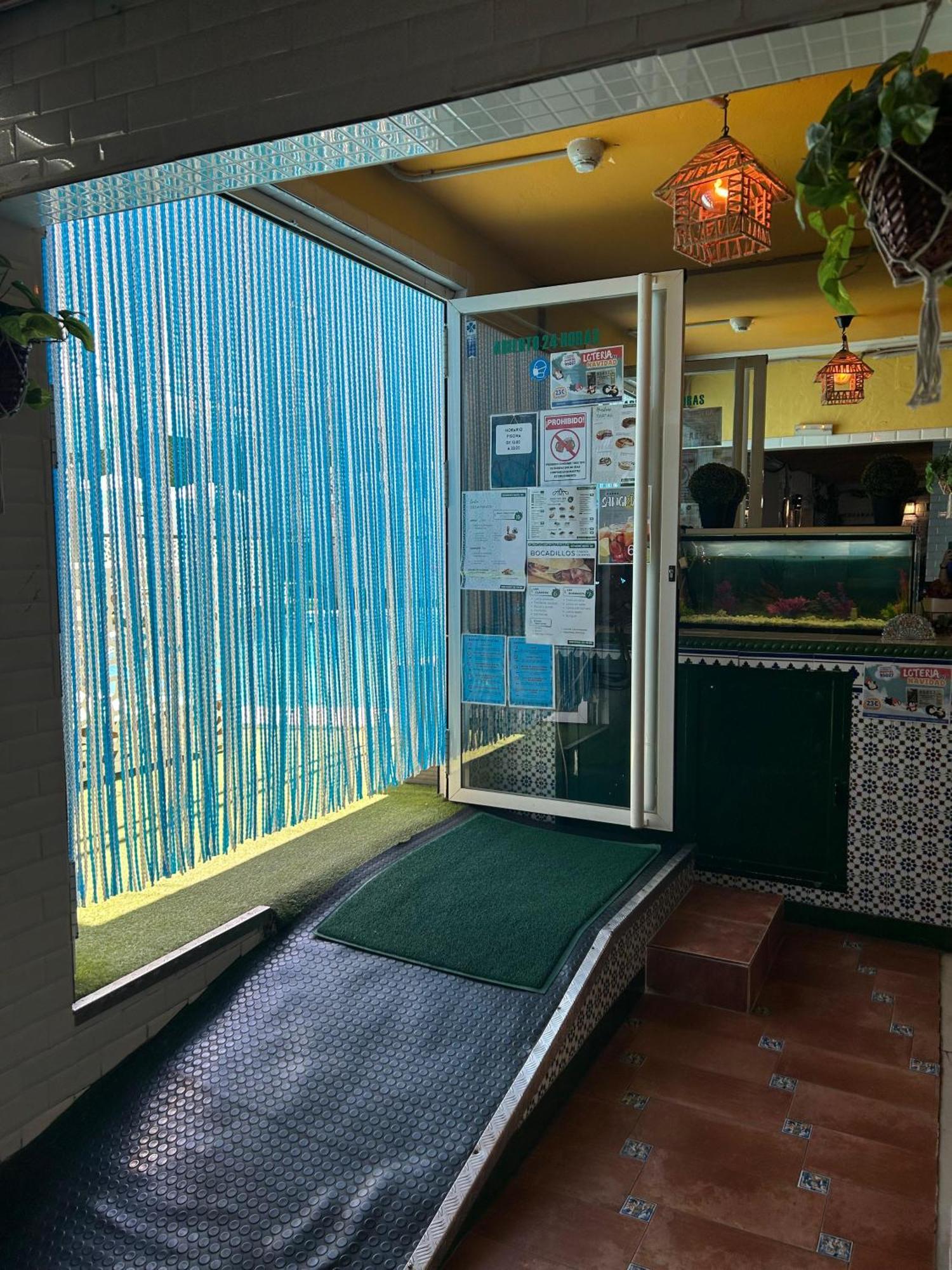 Hostal Avenida Andalucia - Solo Adultos Sevilha Exterior foto