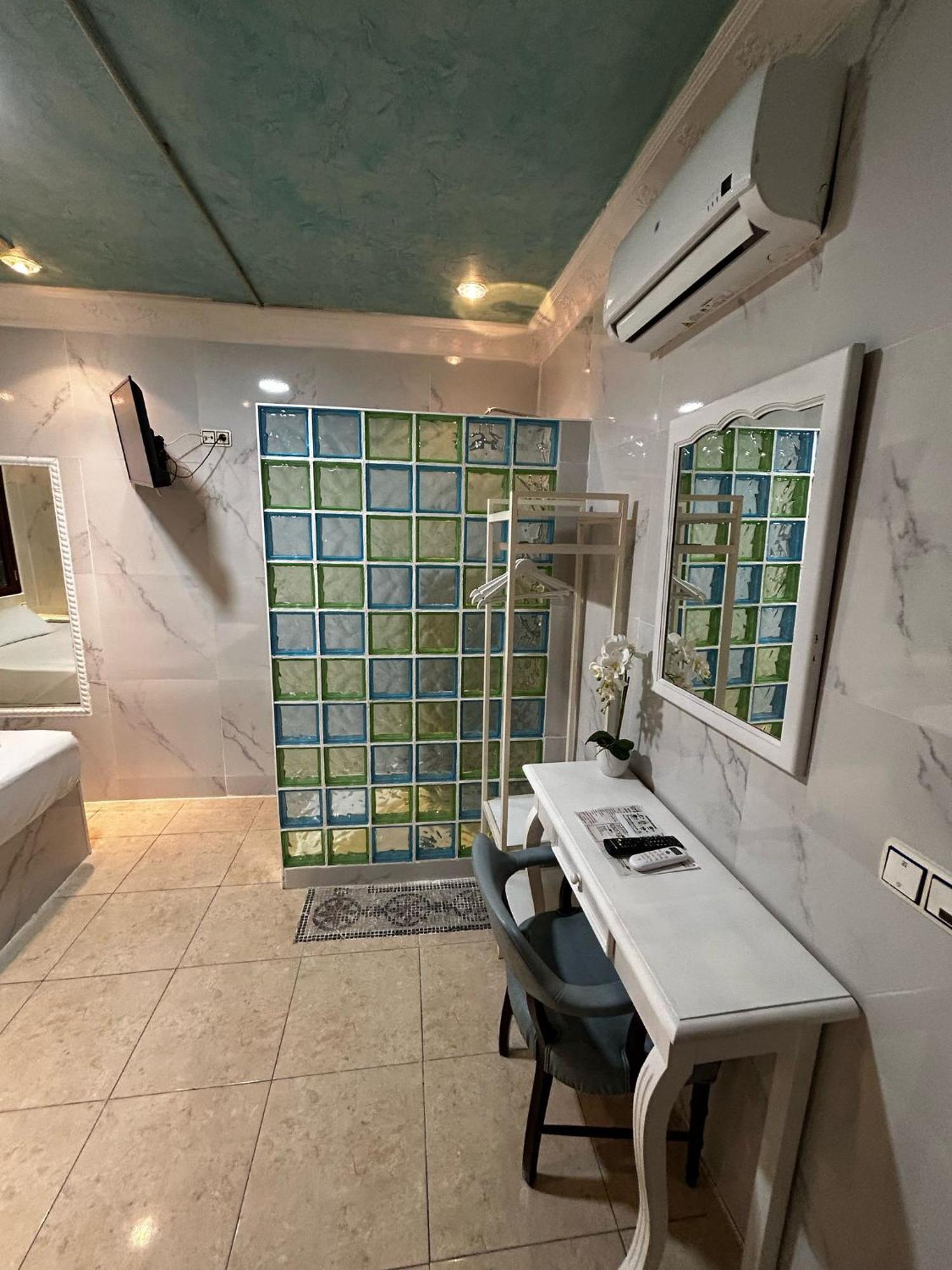 Hostal Avenida Andalucia - Solo Adultos Sevilha Exterior foto